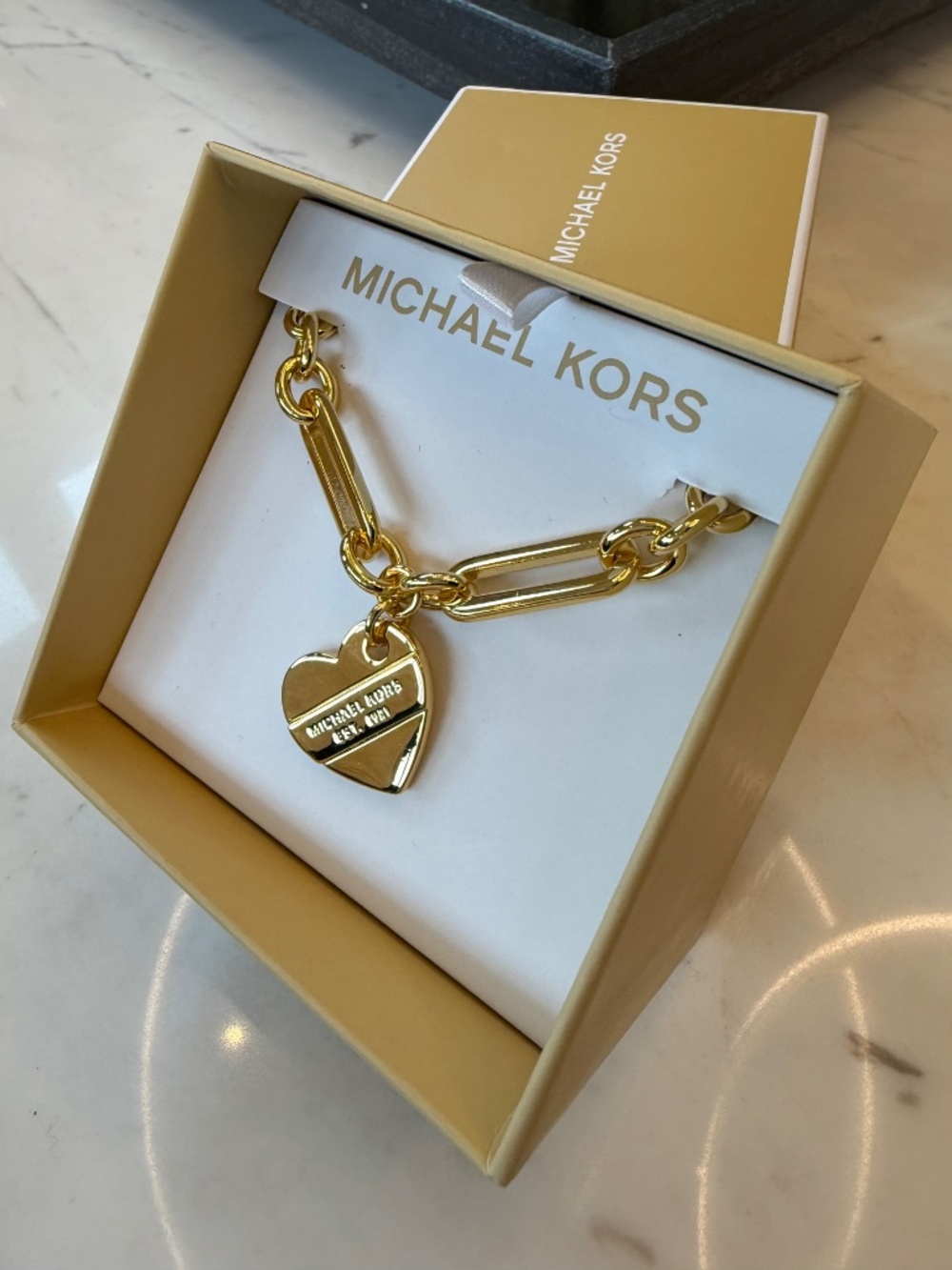 New Michael Kors Heart Necklace - Picture 8 of 16